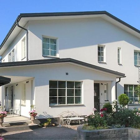Villa Jokivarsi Bed & Breakfast Вантаа Экстерьер фото