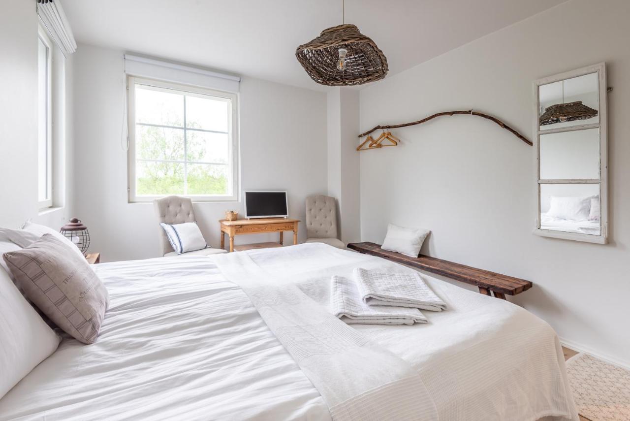 Villa Jokivarsi Bed & Breakfast Вантаа Экстерьер фото
