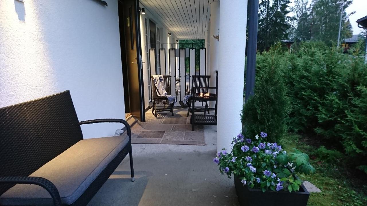 Villa Jokivarsi Bed & Breakfast Вантаа Экстерьер фото
