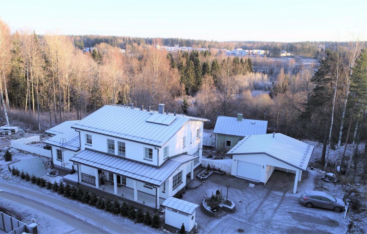 Villa Jokivarsi Bed & Breakfast Вантаа Экстерьер фото